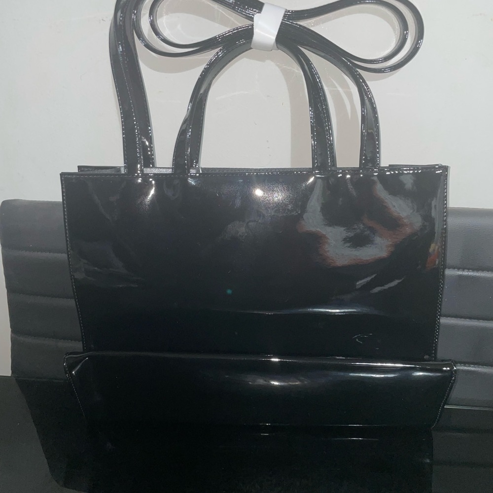 Medium Black Patent Telfar Bag - Picture 4 of 10